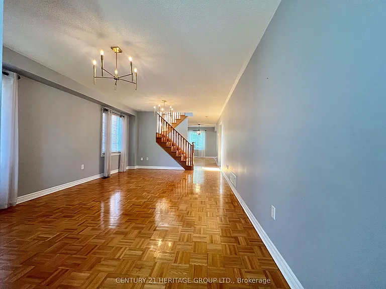 80 Belvia Dr — Photo 3