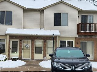 27797 Carini Villa St, Roseville, MI 48066