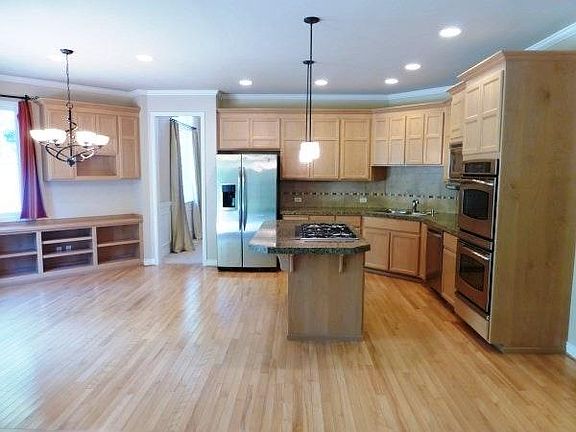 4th image of 1910 263rd Ct SE
