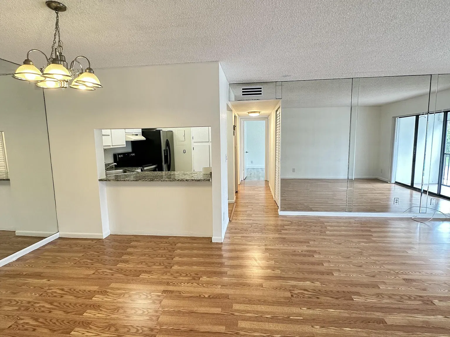 2 bed, 2.0 bath, 1104 sqft, $1,900 — Photo 1