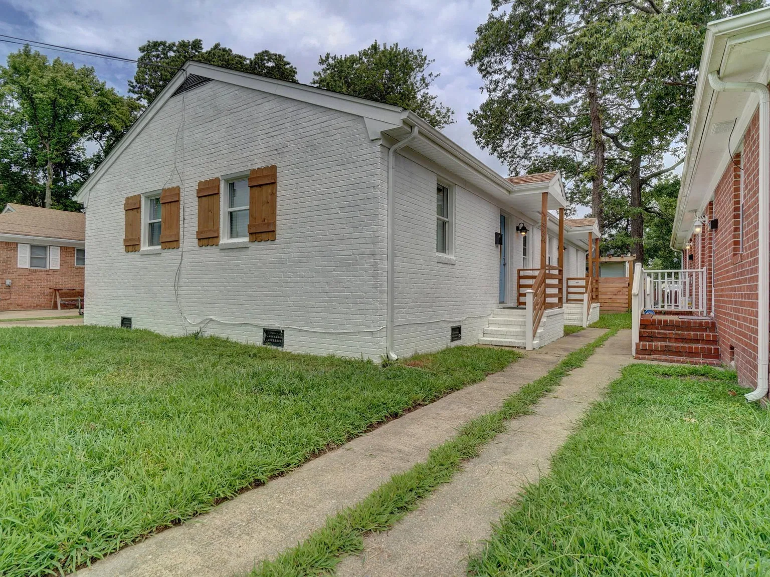 1320 E Balview Ave — Photo 2