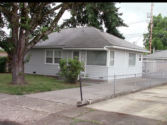 2nd image of 2906 E 25th St