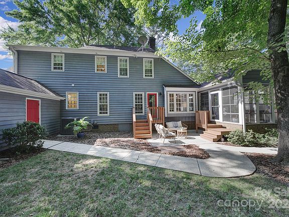 5th image of 7421 Willow Creek Dr