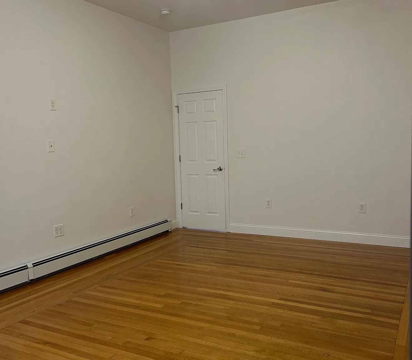 1 bed, 900 sqft, $1,500 — Photo 4