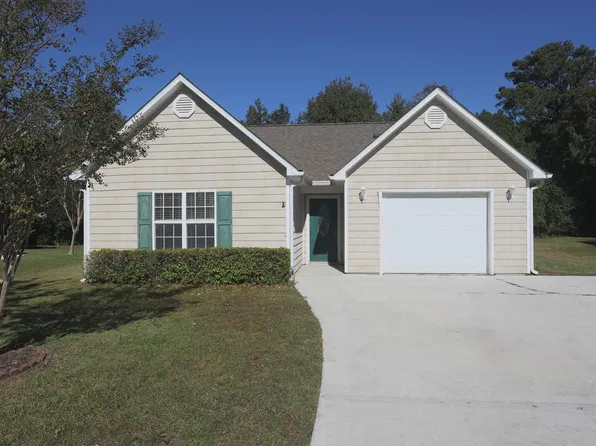 111 Bay Tree Cir, Hampstead, NC 28443
