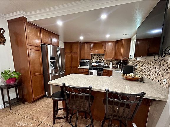 3rd image of 3062 W Teranimar Dr