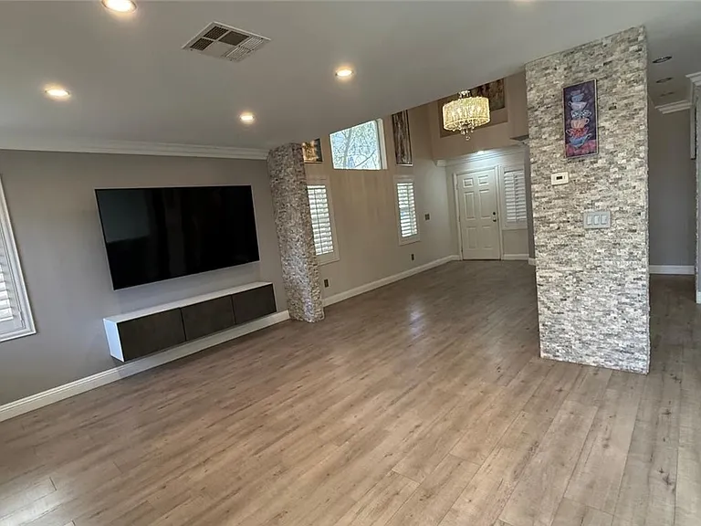 10087 Yellow Canary Ave — Photo 4