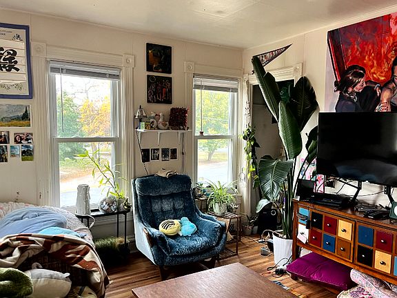 4th image of 227 S 4th St #2