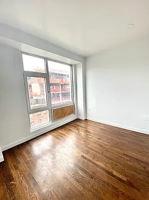 Rented by Current Real Estate Advisors | media 7