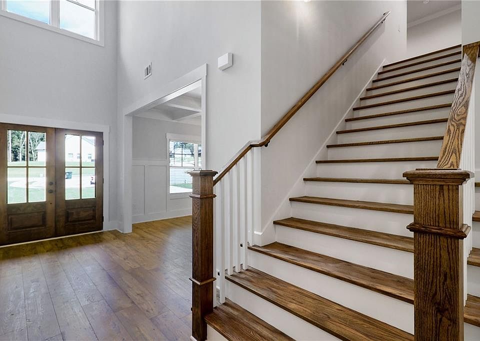 1st image of 841 Spring Creek Way