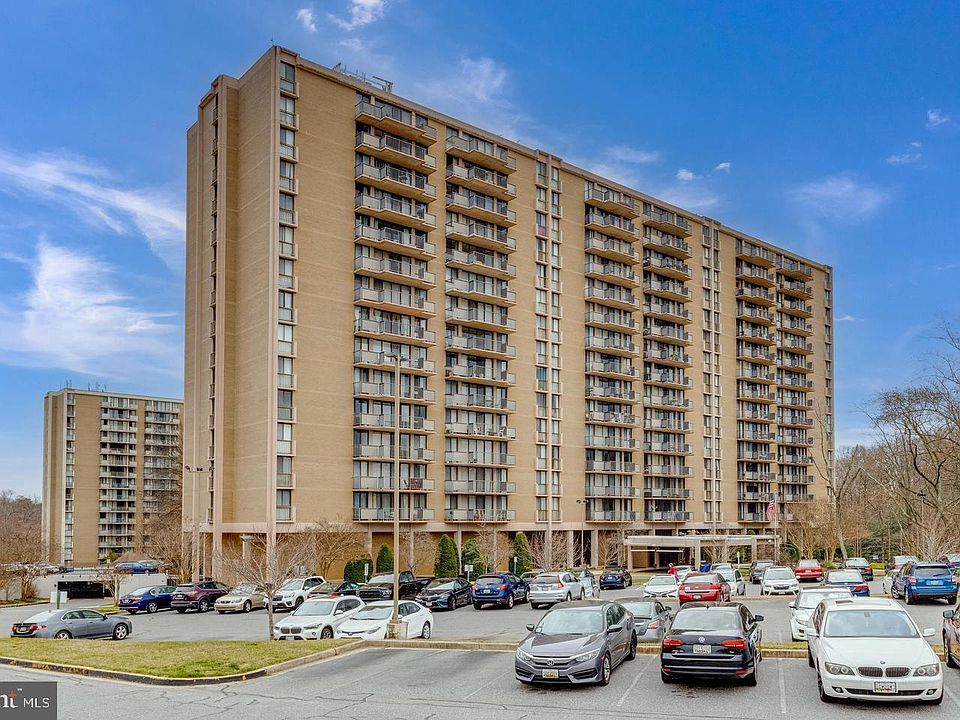 1st image of 6100 Westchester Park Dr APT 1211