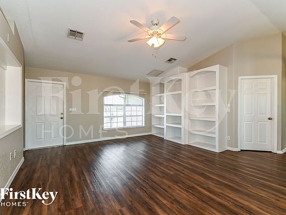 2nd image of 904 NW 8th Pl