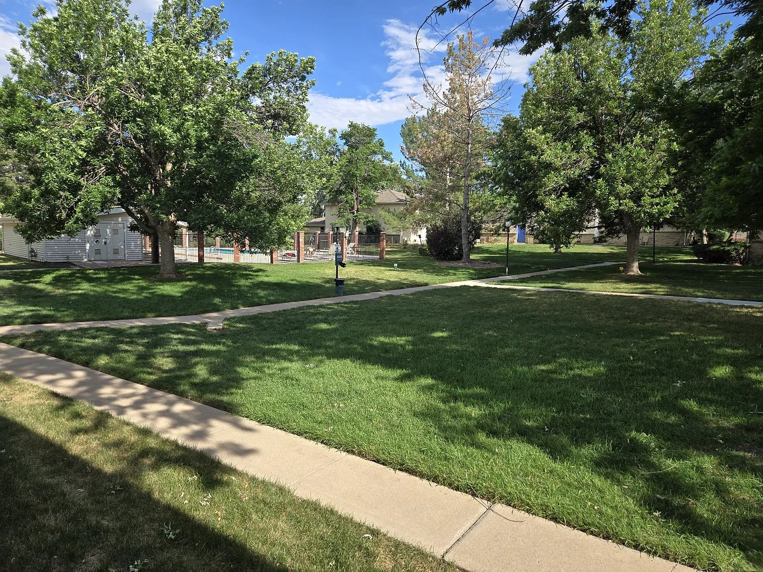 2 bed, 900 sqft, $2,190 — Photo 4