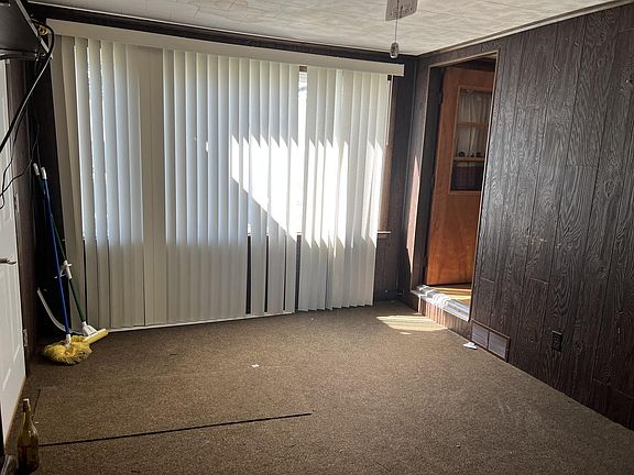 5th image of 1018 Charles St