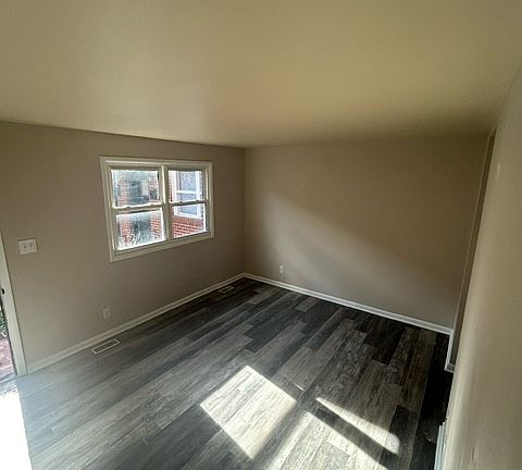 4th image of 604 74th St #12