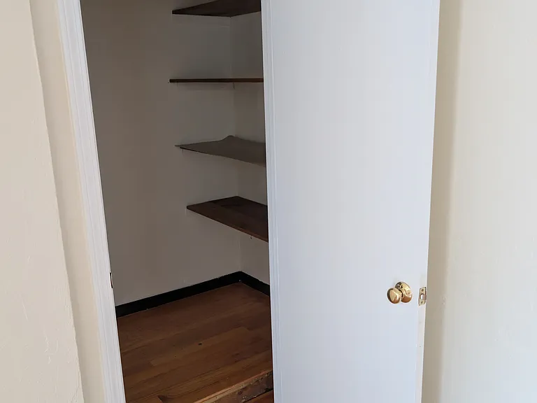 524 Sumner St #1 — Photo 8