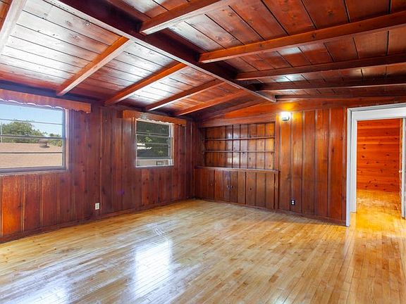 3rd image of 424 Raymond Ave #D