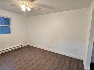 2114 Linnus Dr APT 10, High Ridge, MO 63049