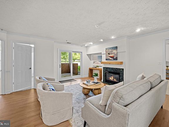 5th image of 607 Admiral Dr Unit 101