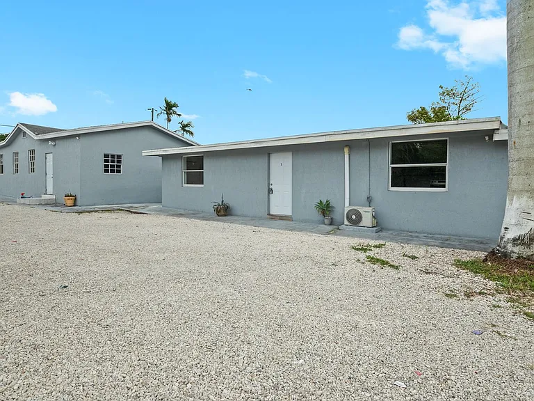 10990 NW 18th Ave — Photo 4