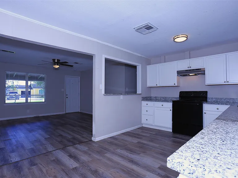 130 Bennett Dr — Photo 5