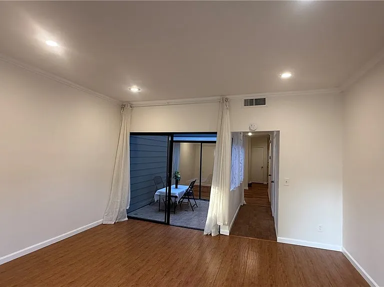 5841 Etiwanda Ave — Photo 4