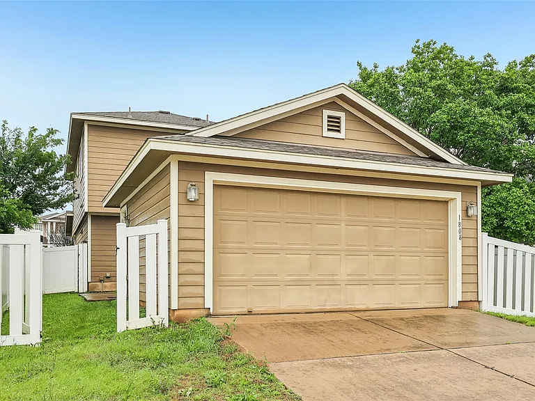 1808 Enchanted Rock Dr — Photo 30