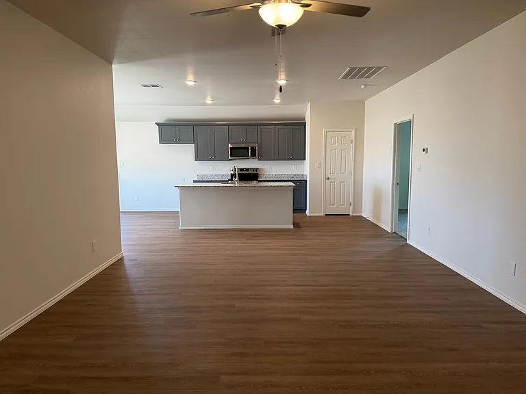 1337 Loess St — Photo 2