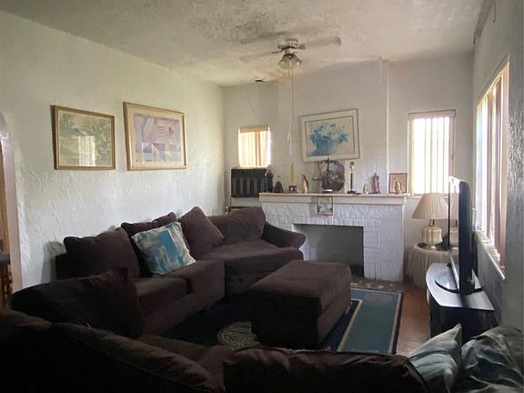 4th image of 44 NE 88th Street