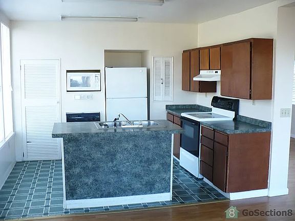 5th image of 5533 N 48th St