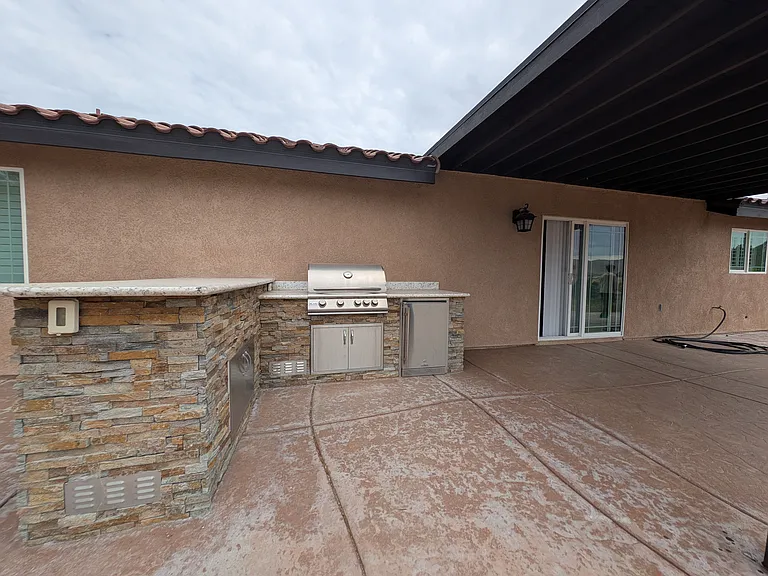 Outdoor grill