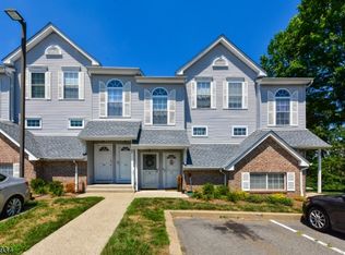 31 Victory Ct, Dover, NJ 07801