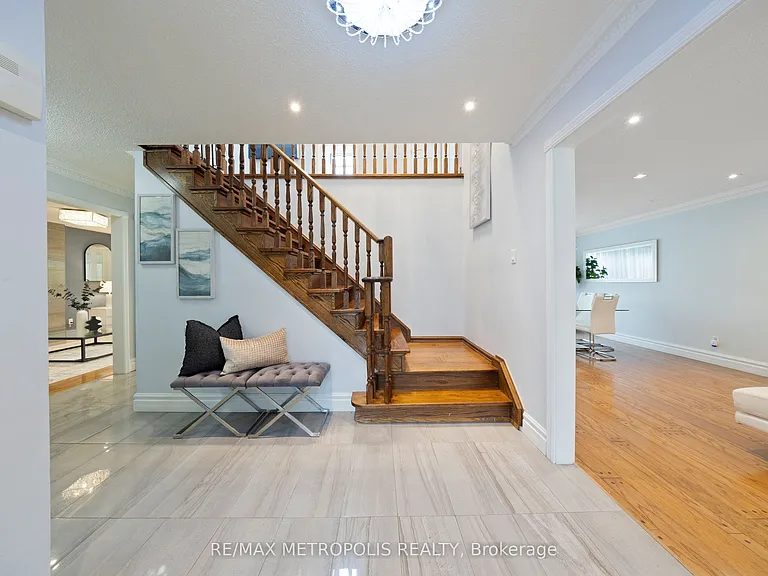 754 Eyer Dr #UPPER — Photo 12