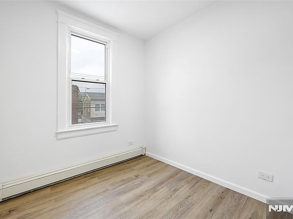 4th image of 237 Day Ave Floor 2