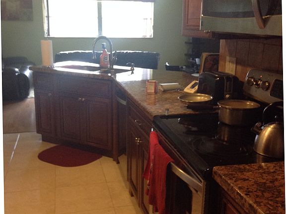 3rd image of 4708 Banyan Ln