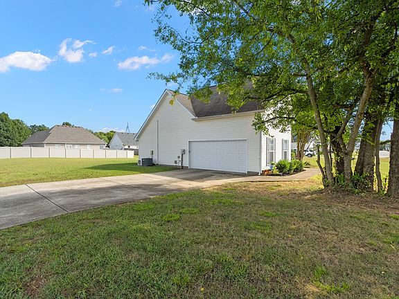 3rd image of 5030 Betsy Ann Ave