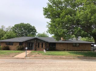 902 SW 1st St, Hamlin, TX 79520