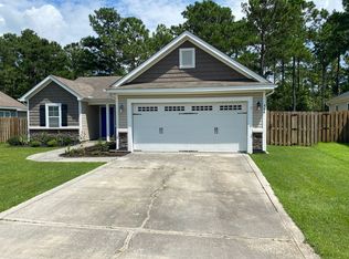 404 Ridgeway Dr, Sneads Ferry, NC 28460