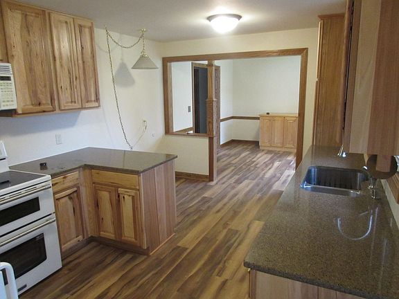 4th image of 2140 E Milwaukee St