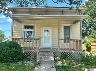 319 S 4th St, Seward, NE 68434