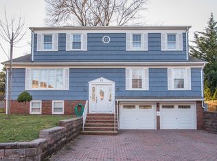 15 Andrew Ct, Bloomfield, NJ 07003