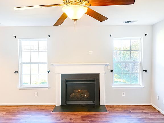 3rd image of 4831 Stowe Derby Dr