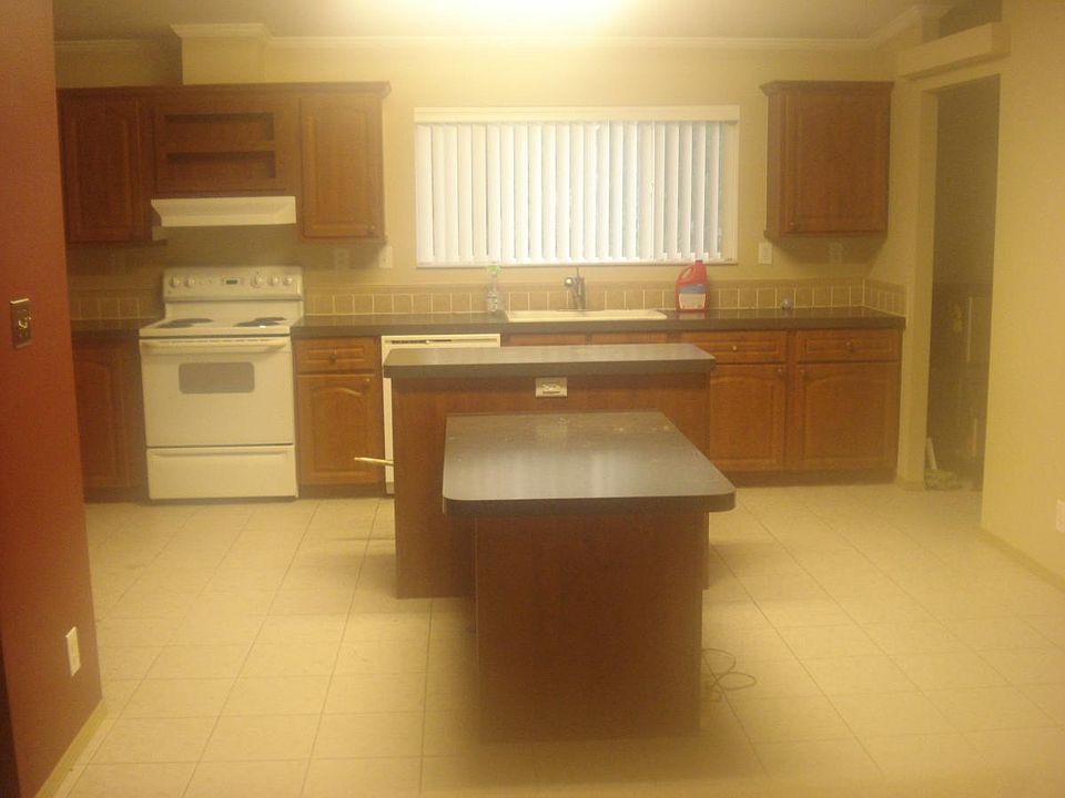1st image of 923 Buist Ave