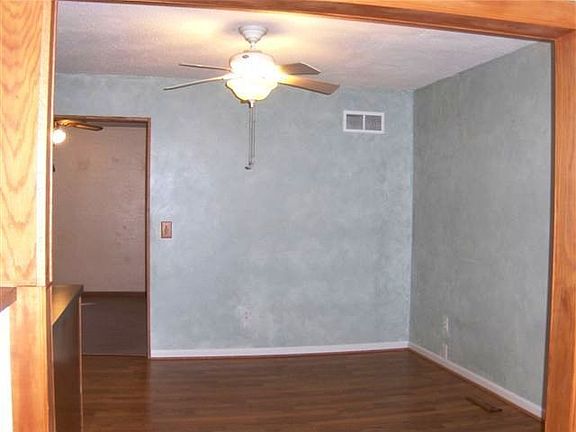 Eat-in Kitchen