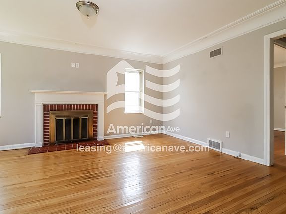 1036209_001_living_room_2.jpg