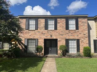 470 Yorktown Ln, Beaumont, TX 77707