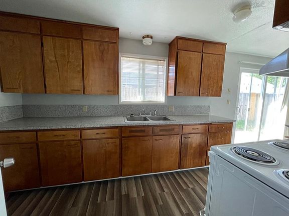 5th image of 2549 Sherman St SE #2549