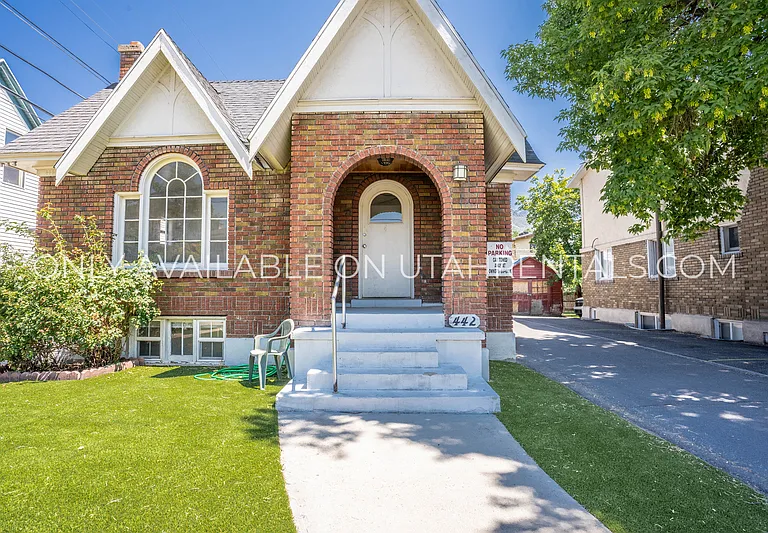 442 N 200 E #3 — Photo 1