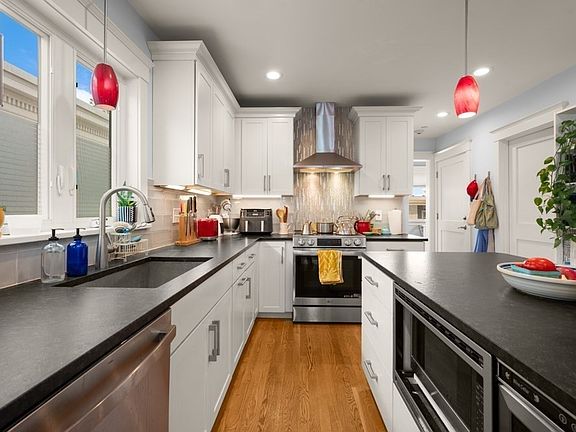 4th image of 27-29 Cameron Ave #B