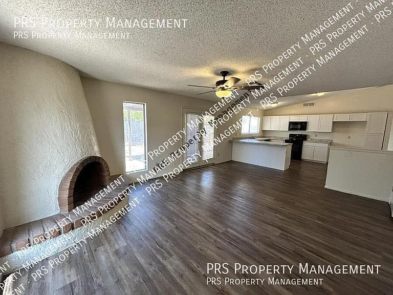 3226 N Sycamore Pl — Photo 20